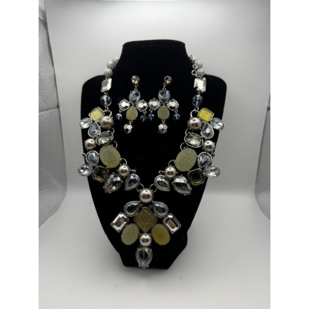 Chico's Perry faux stone and crystal bib necklace and dangle earrings-Fabulous!!